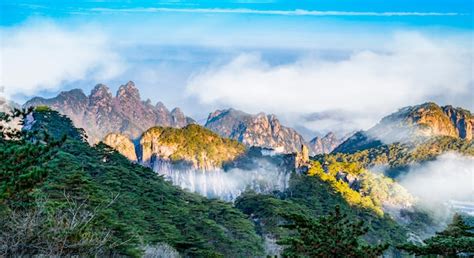 ¡Sumérgete en la Historia y la Belleza Natural de Huagongshan Mountain!