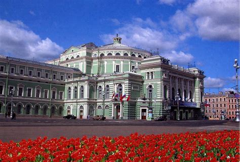 ¡El Teatro de la Ópera y el Balet Mariinsky: Un Tesoro Arquitectónico con un Pasado Glorioso!