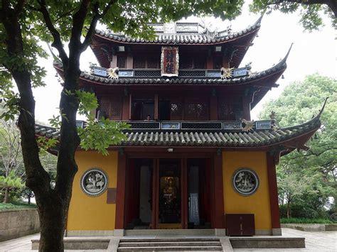 ¡El Templo Jingci: Un Refugio de Serenidad y Arquitectura Exquisita en Taizhou!