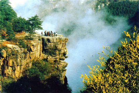 ¡Sumérgete en la Historia y la Naturaleza en el Lushan Xian!