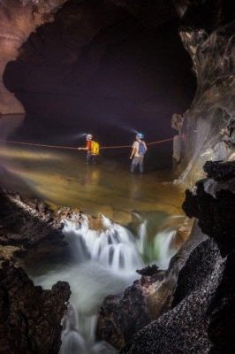 ¡Sumérgete en la Historia y la Naturaleza con las Grutas de Qinglongshan!