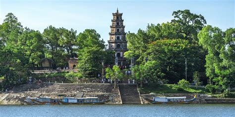 ¿Has oído hablar de la pagoda Thien Mu, una joya arquitectónica con vistas impresionantes?