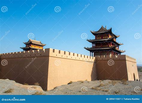  ¡La Gran Muralla de Jiayuguan, una fortaleza que desafía el tiempo y te transporta a la antigua China!